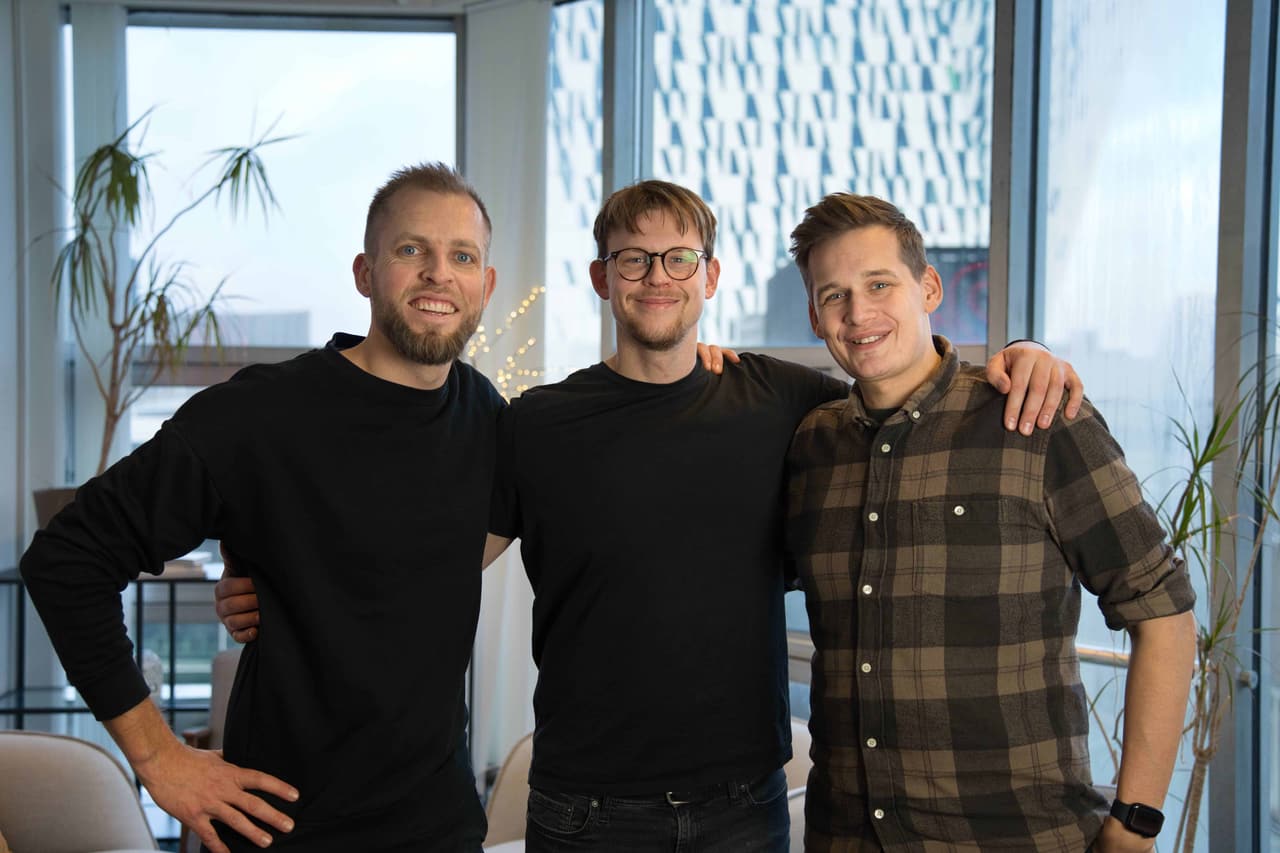 Bo Møller, Emil Højbjerg and Oliver Lindebod standing together